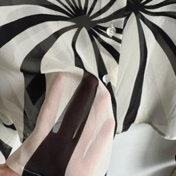 Paolo Santini 100% Silk Blouse Size 8 Black Cream Graphic Sheer Button-Up - Picture 4 of 10